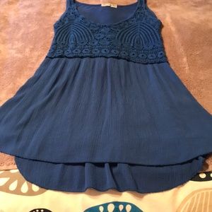 New Collection Woman’s Crochet sleeveless top. Size Small.